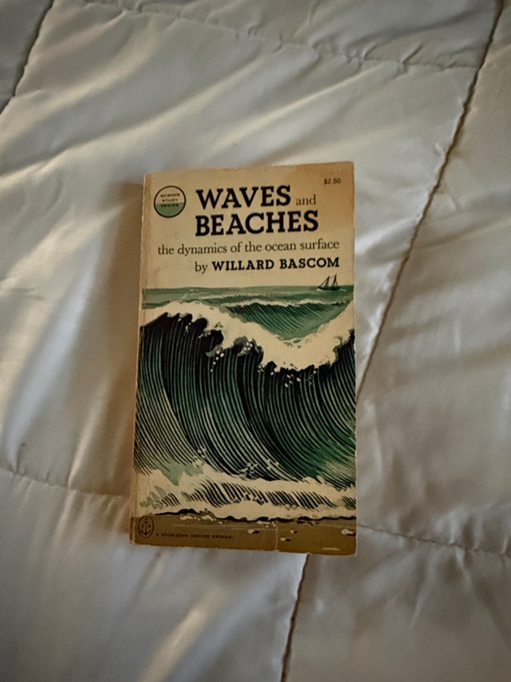 Waves and Beaches Vintage Science Study Paperback - by Willard Bascom paperback